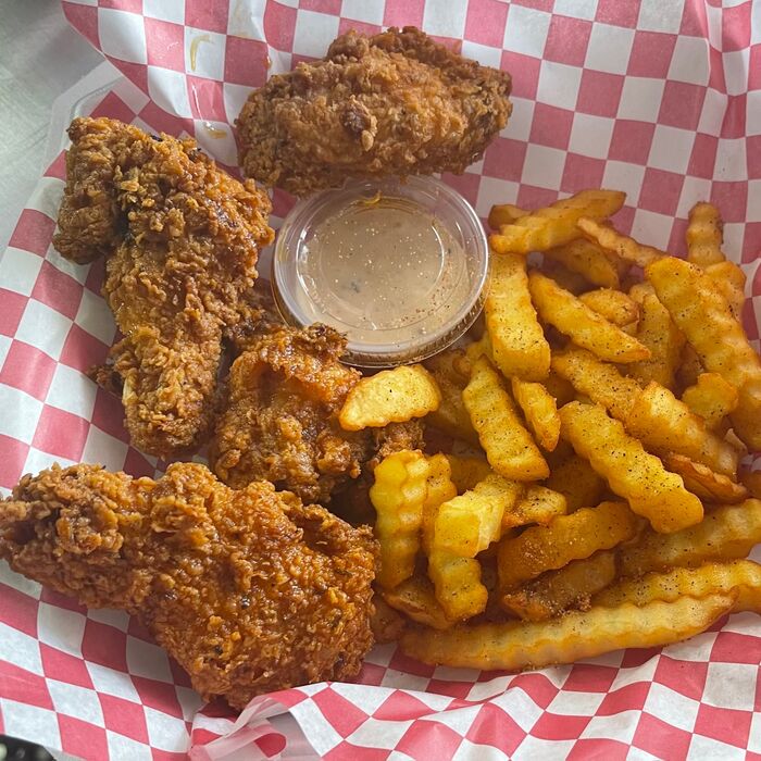 Cajun Wings with Fries